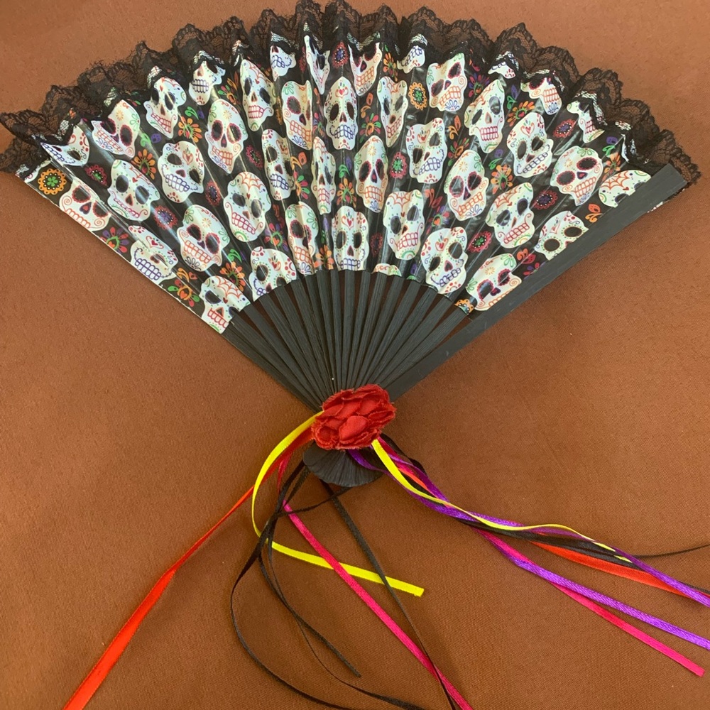 Skeleton fan for Halloween costume